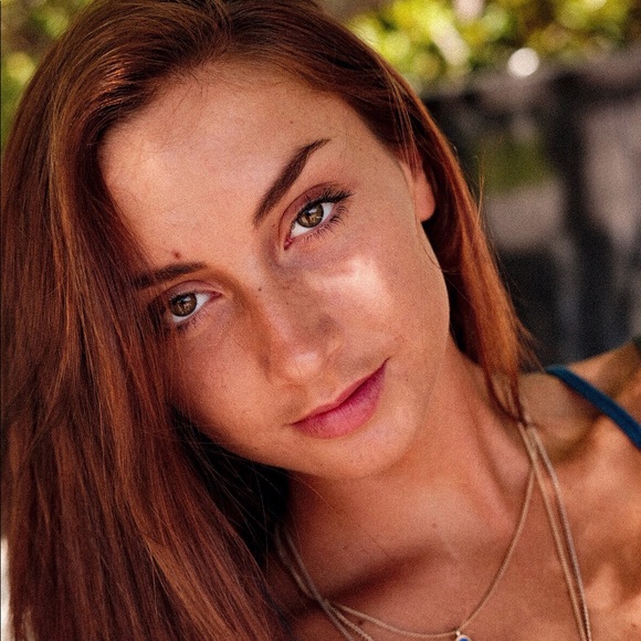 Meet your Posher, Ivy - Picture 4 of 6